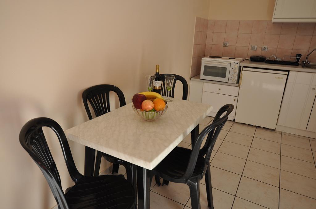 Ammos Apartment Roda  Exterior photo